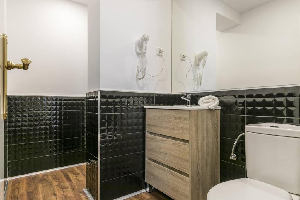 Apartamentos Plaza De Pedro Zerolo I Мадрид Экстерьер фото