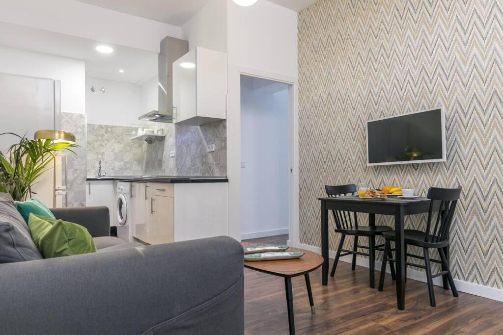 Apartamentos Plaza De Pedro Zerolo I Мадрид Экстерьер фото