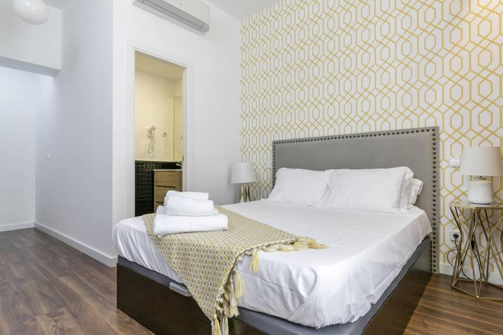 Apartamentos Plaza De Pedro Zerolo I Мадрид Экстерьер фото