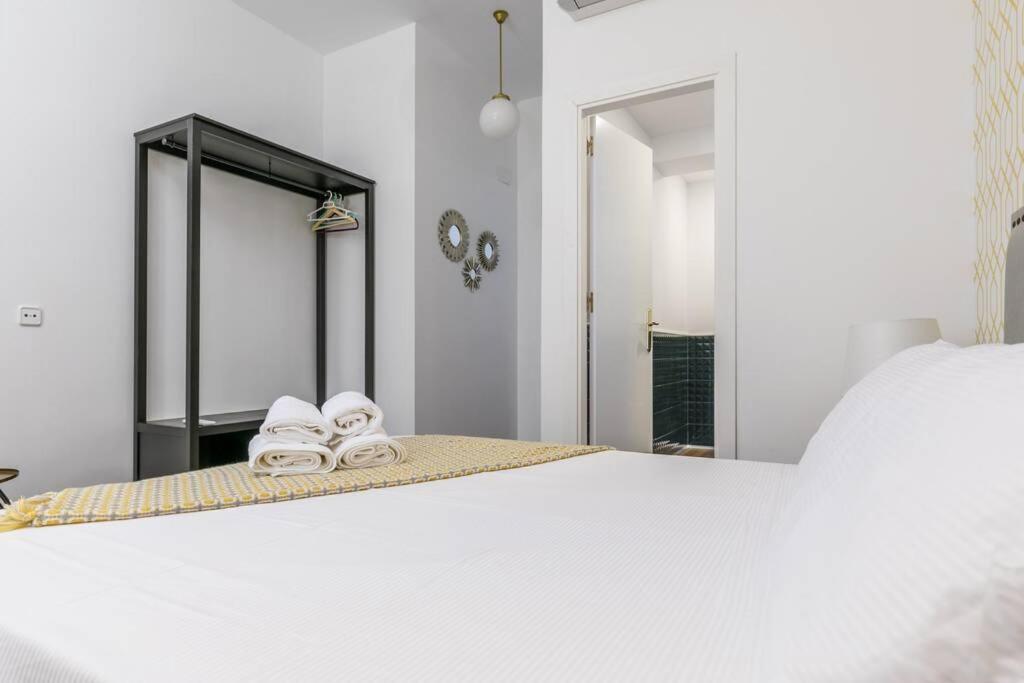 Apartamentos Plaza De Pedro Zerolo I Мадрид Экстерьер фото